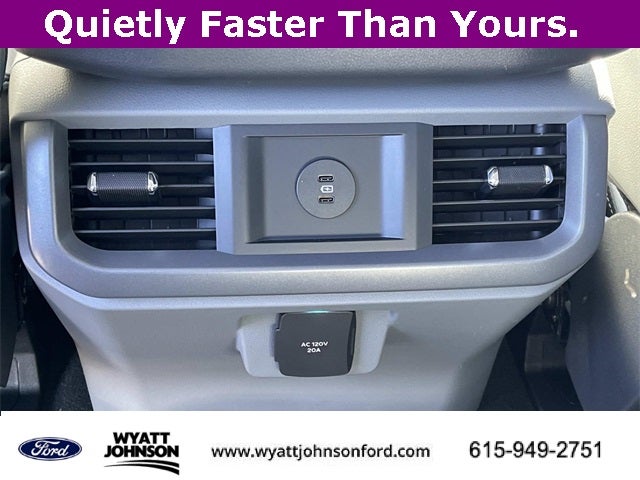 2025 Ford F-150 Lightning Flash