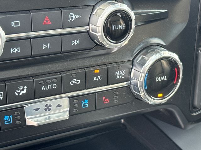 2025 Ford F-350SD Lariat DRW
