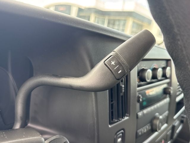 2025 Chevrolet Express 3500 LT Passenger