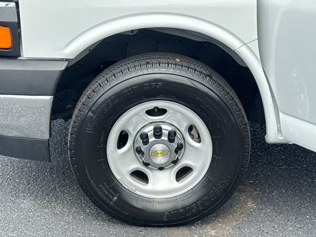 2025 Chevrolet Express 3500 LT Passenger
