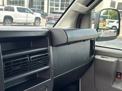 2025 Chevrolet Express 3500 LT Passenger