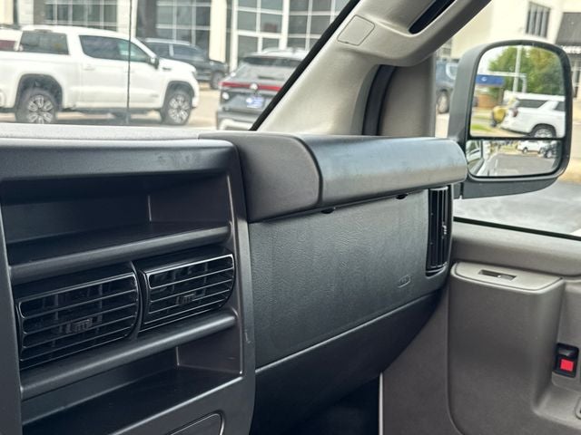 2025 Chevrolet Express 3500 LT Passenger