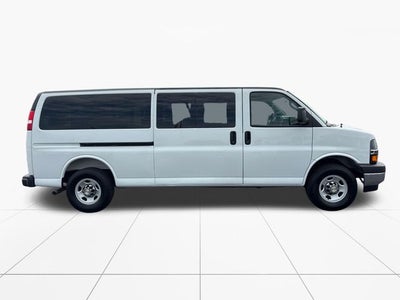 2025 Chevrolet Express 3500 LT Passenger