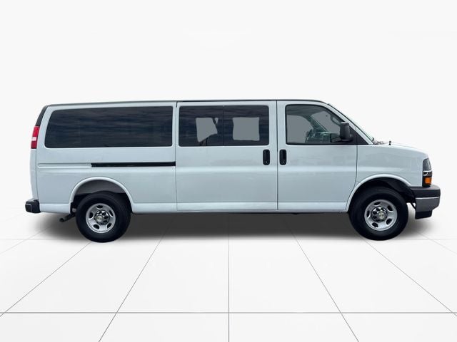 2025 Chevrolet Express 3500 LT Passenger