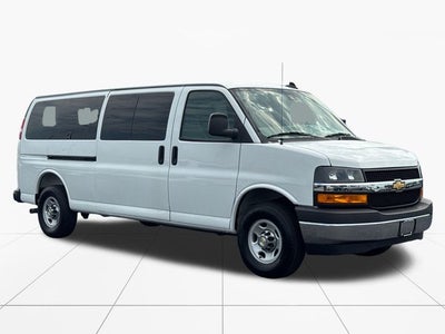 2025 Chevrolet Express 3500 LT Passenger