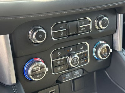 2023 GMC Yukon XL SLE