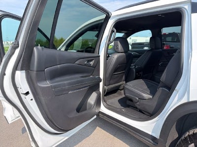 2025 Chevrolet Traverse LT 2LT