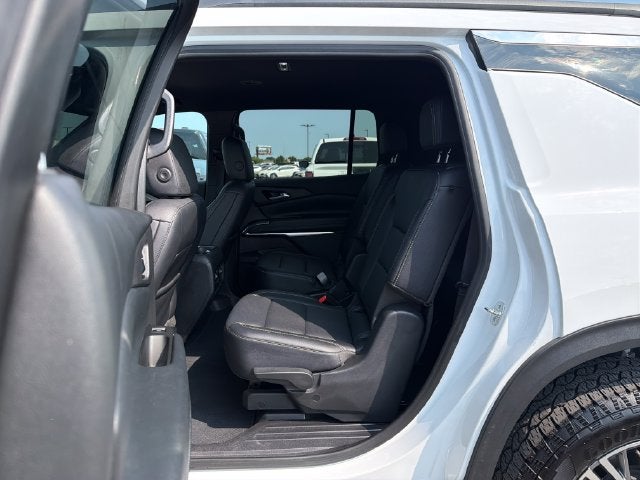 2025 Chevrolet Traverse LT 2LT