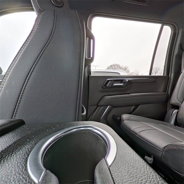 2025 Chevrolet Suburban RST