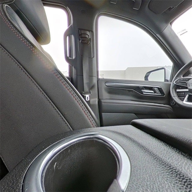 2025 Chevrolet Suburban RST