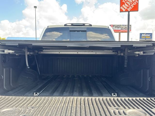 2017 Nissan Titan Base