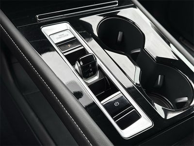 2025 Volkswagen Atlas 2.0T SE w/Technology 2.0T SE