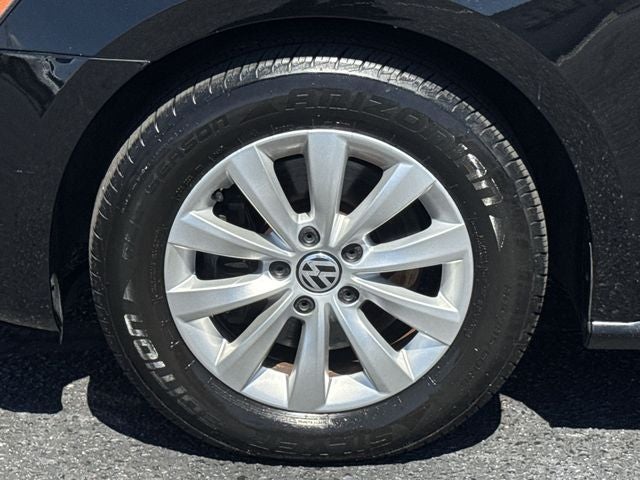 2015 Volkswagen Passat Base