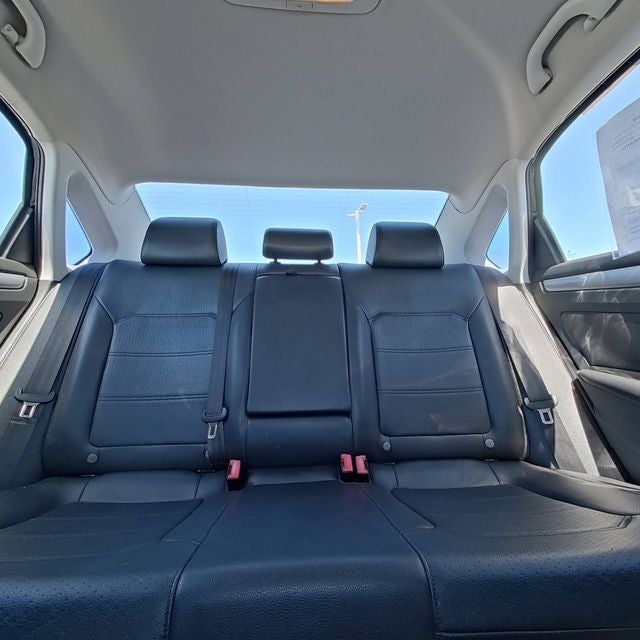 2015 Volkswagen Passat Base