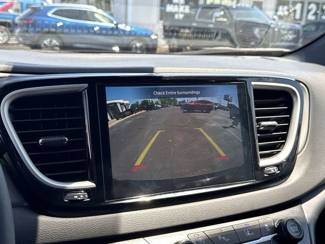 2025 Chrysler Pacifica Select