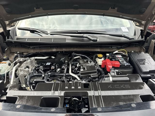 2025 Nissan Kicks SR