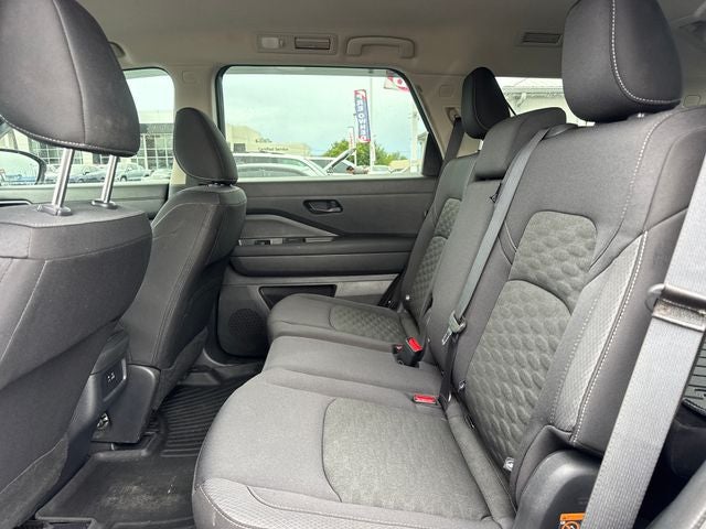 2024 Nissan Pathfinder S