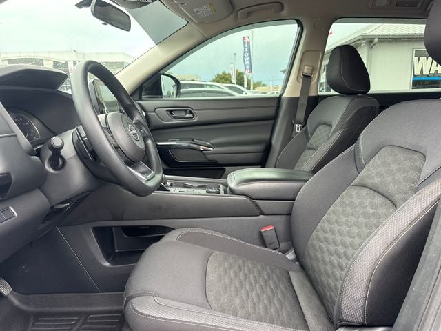2024 Nissan Pathfinder S