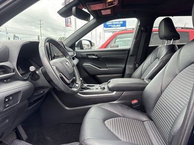 2025 Toyota Highlander XSE