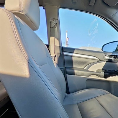 2019 Toyota Highlander Base
