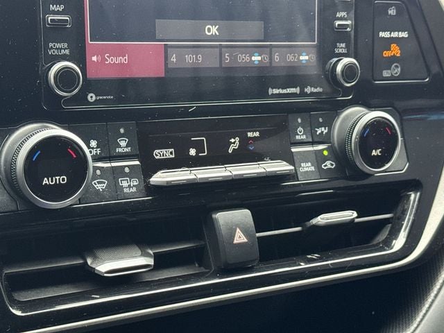 2020 Toyota Highlander LE LE