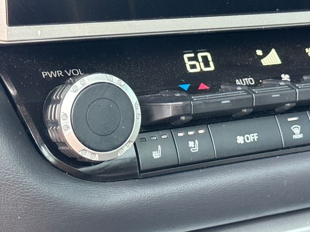 2025 Toyota Tundra Hybrid Platinum