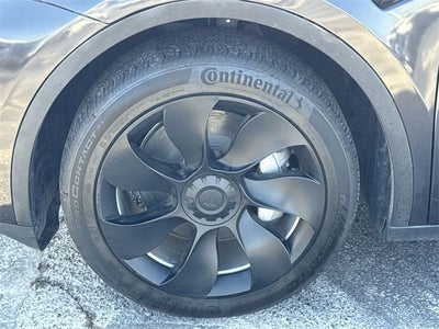 2024 Tesla Model Y Standard Range