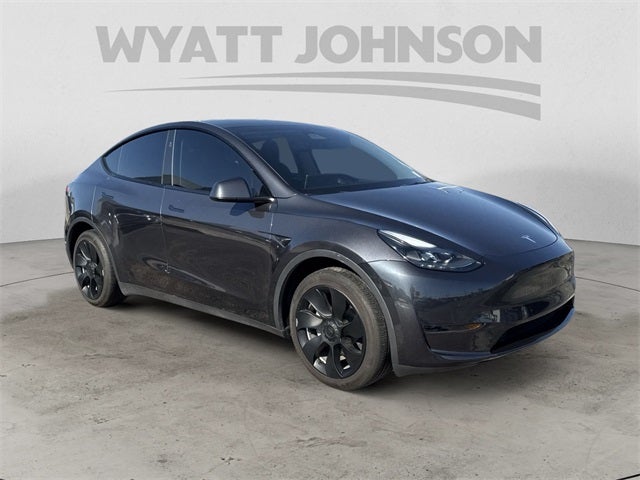 2024 Tesla Model Y Standard Range