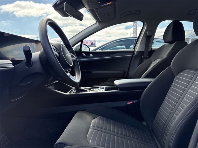 2025 Kia K5 LXS