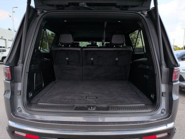 2024 Jeep Wagoneer L Base