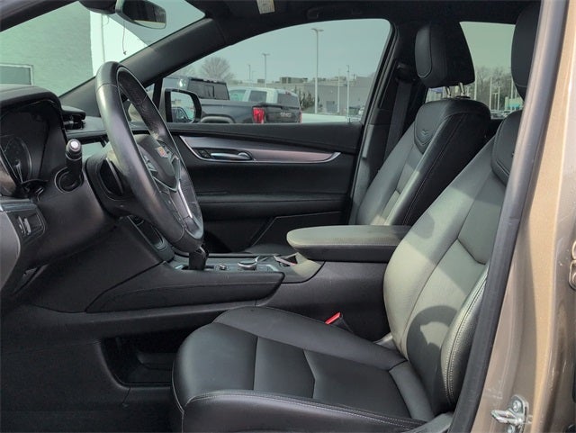 2023 Cadillac XT5 Luxury