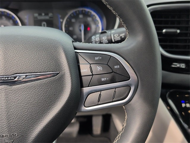 2024 Chrysler Voyager LX