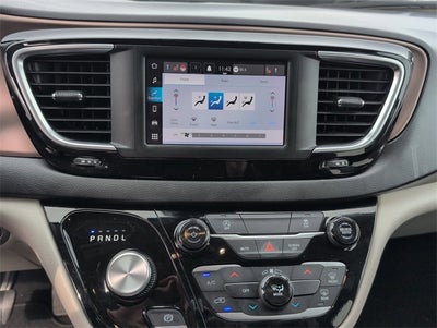 2024 Chrysler Voyager LX