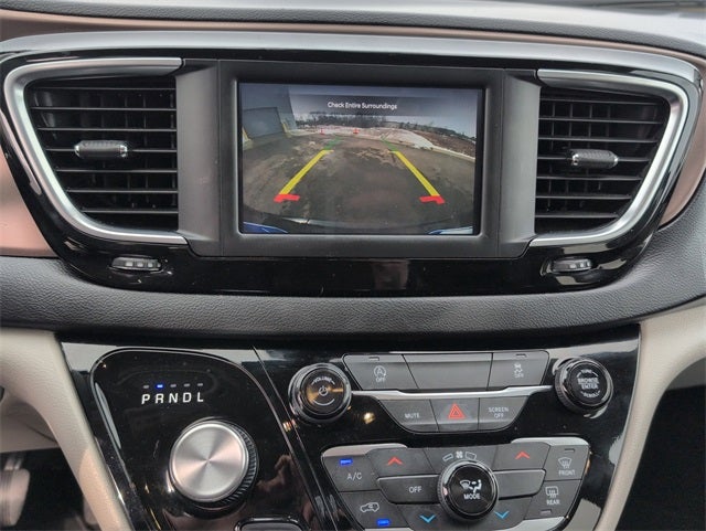 2024 Chrysler Voyager LX