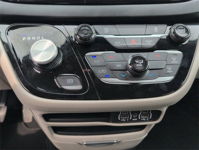 2024 Chrysler Voyager LX