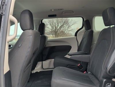 2024 Chrysler Voyager LX