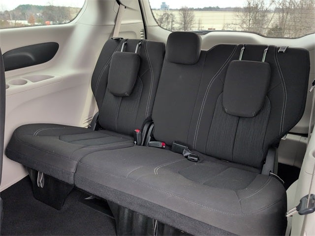 2024 Chrysler Voyager LX