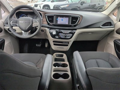 2024 Chrysler Voyager LX