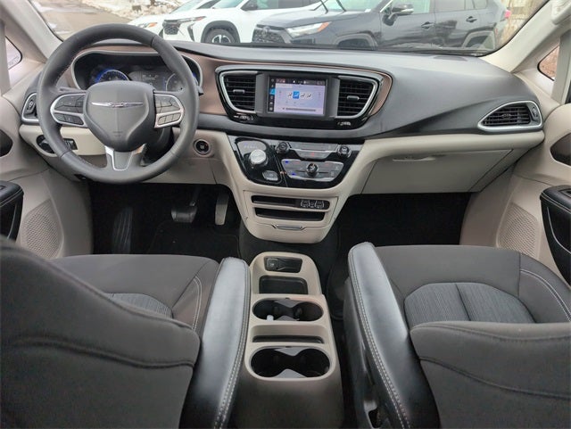 2024 Chrysler Voyager LX