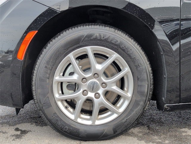 2024 Chrysler Voyager LX