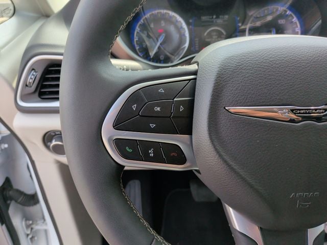 2024 Chrysler Voyager LX