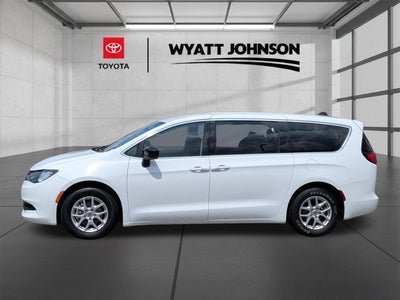 2024 Chrysler Voyager LX