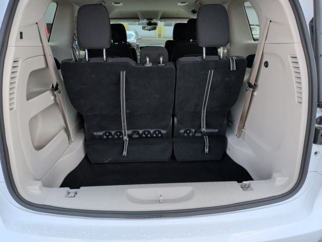 2024 Chrysler Voyager LX