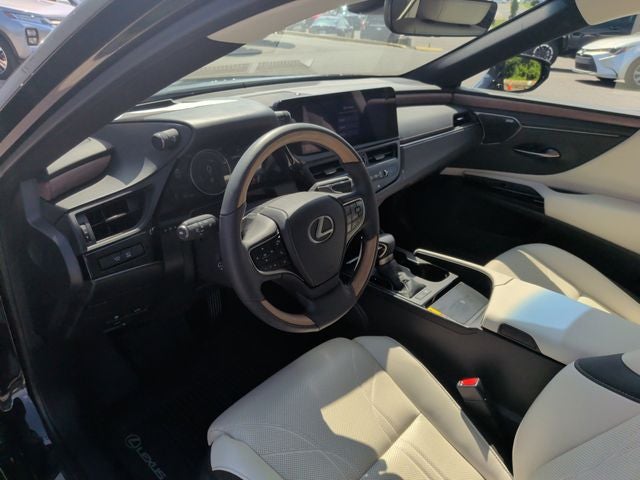 2024 Lexus ES 300h Ultra Luxury
