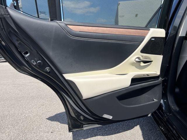 2024 Lexus ES 300h Ultra Luxury