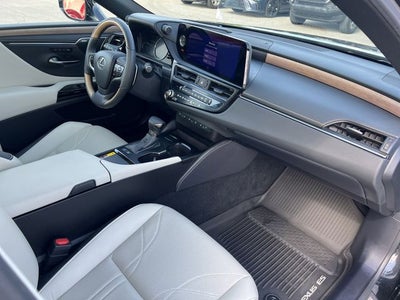2024 Lexus ES 300h Ultra Luxury
