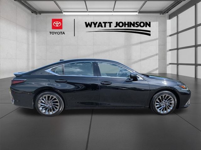 2024 Lexus ES 300h Ultra Luxury