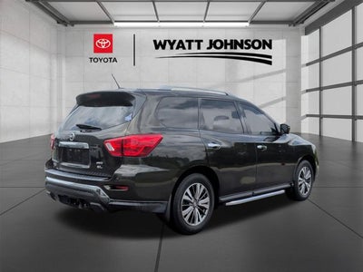 2017 Nissan Pathfinder SL