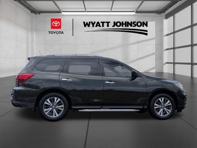 2017 Nissan Pathfinder SL