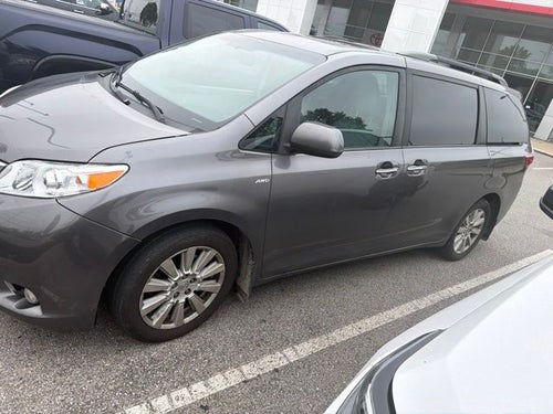 2017 Toyota Sienna XLE 7 Passenger